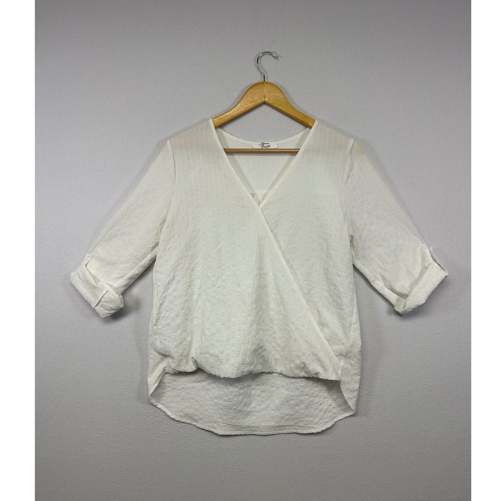 Minimalist Beacon Apparel Women M White Textured Surplice Roll-Tab Sleeve Blouse